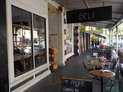 Rathdowne Village Delicatessen