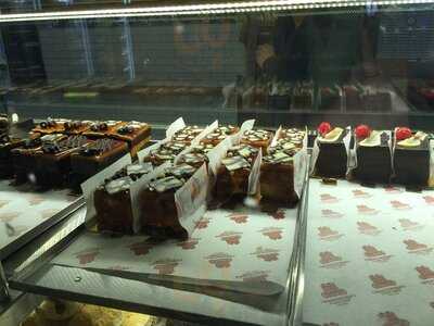 Christophers Cake Shop