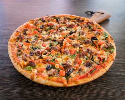 Carlton Pizzeria Bar & Restaurant