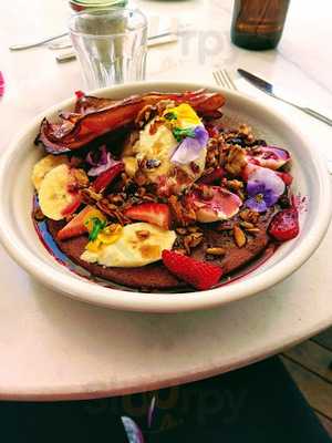 Go West Eatery and Tuckshop