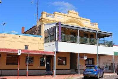 Mount Barker Hotel