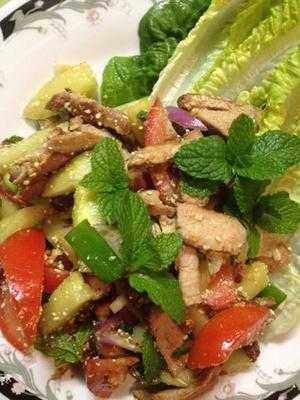 Pluny's Thai Cafe