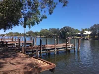 Pelicans Cafe On The Murray