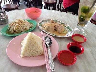 Wiya Nasi Ayam Dan Kedai Kopi