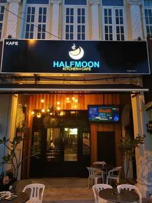 Halfmoon Kitchen & Cafe