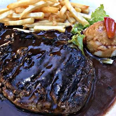 Gm Burger Kuah Original Menus Reviews And Prices