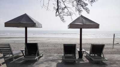 Uncle's Beach Bar