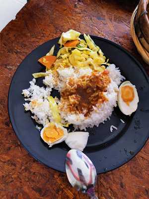 Lina Asam Pedas Claypot & Ayam Penyet
