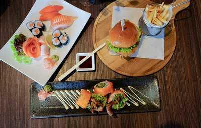 Burger & Sushi