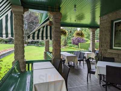 The Dining Room Restaurant - Butchart Gardens