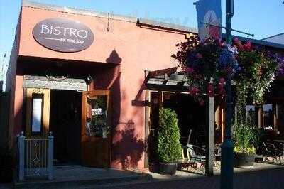 Bistro 694