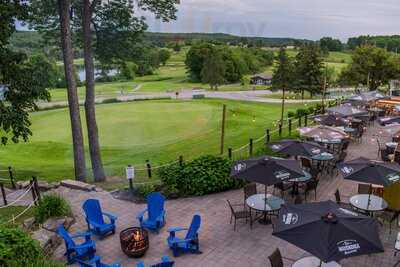 Maple Pub & Patio