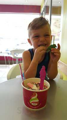 Menchie's Glenhill Plaza