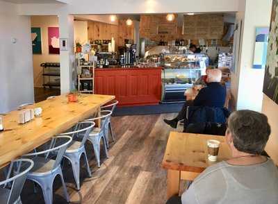 De La Terre Cafe + Bakery