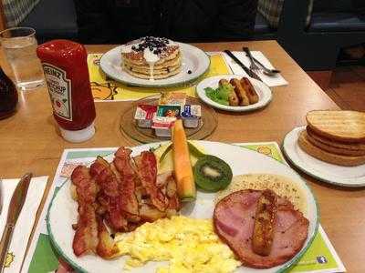 Cora's Breakfast And Lunch