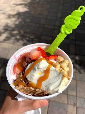 Menchie's Frozen Yogurt
