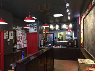 Smoke's Poutinerie Albert