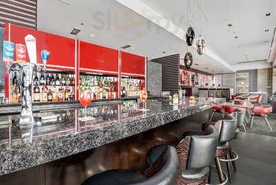 Prestons Restaurant + Lounge