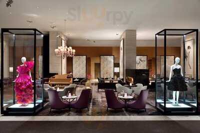 Lobby Lounge At Shangri-la Hotel Toronto