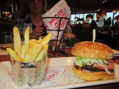 Red Robin Restaurants-maple