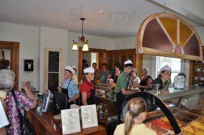 Holman's Ice Cream Parlour