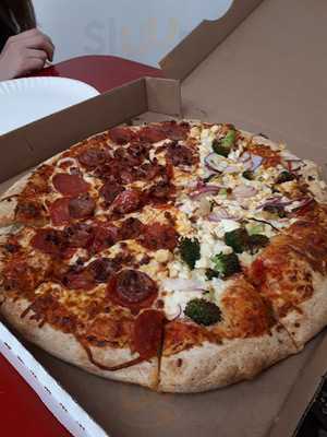 Al's Pizzeria On Confederation