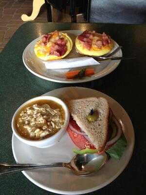 Mandolin's Bagel & Coffee House