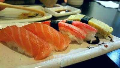 Yonge Sushi