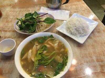 Pho Bo Ga Truc