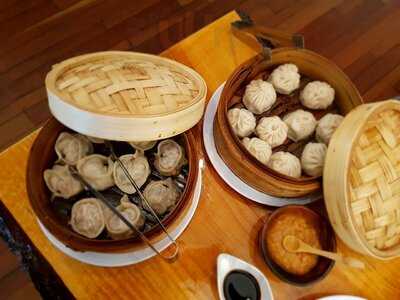 Momo Hut and Gardens