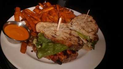 Madisons Restaurant & Bar