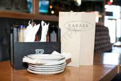 Garage Billiards Bar & Restaurant