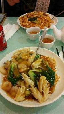 Rol Jui Seafood Restaurant