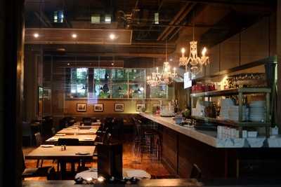 Metropolitan Restaurant & Bar