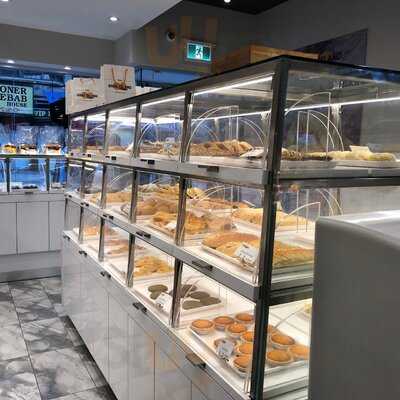 Bake Island Bakery & Cafe