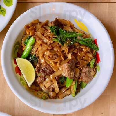 EAT BKK Thai Kitchen Leslieville