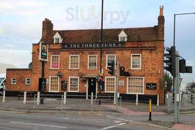 Three Tuns Bar & Grill