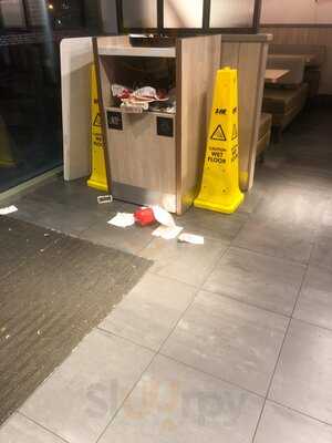 Kfc Chadwell Heath - Grove Farm Retail Pk