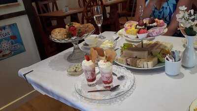 Swan House Tea Room And Bed & Breakfast