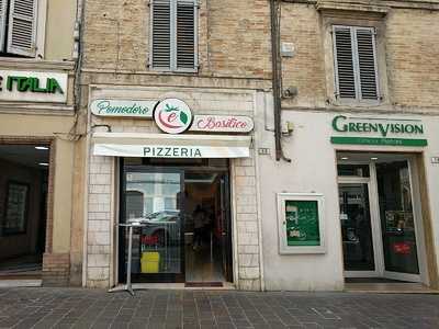 Pizzeria Pomodoro e Basilico, Macerata