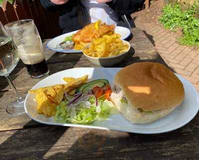 The Lock Inn And Old Smithy Tearoom