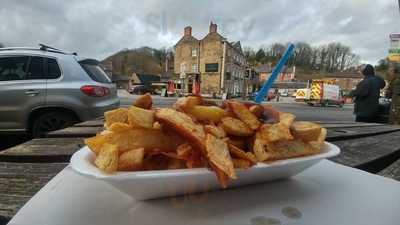 Wellingtons Chip Shop And Cafe