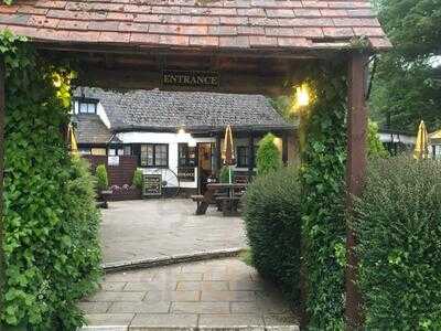 Two Mile Oak Inn