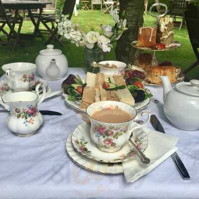 Little Cottage Tea Room And Gardens