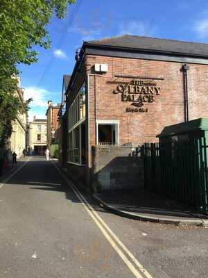 The Albany Palace - Wetherspoon