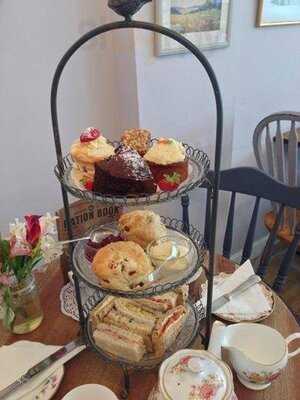 Poppy's Vintage Tea Room