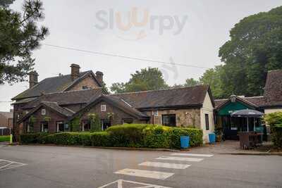 Heath Farm - Pub & Carvery