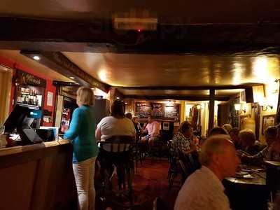 The Hatchet Inn - Sherfield English