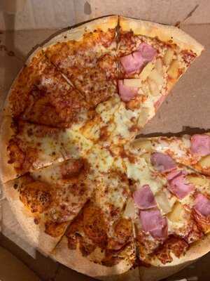 Domino's Pizza - Leigh