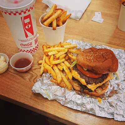 Five Guys Rushden Lakes